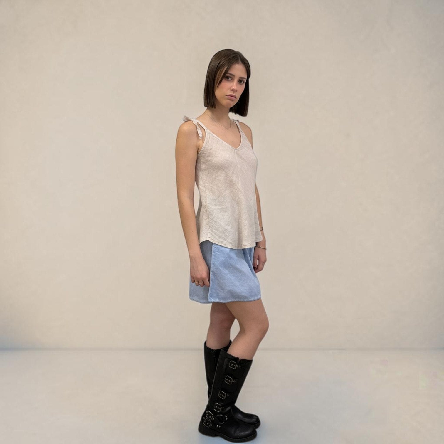 APRIL TOP