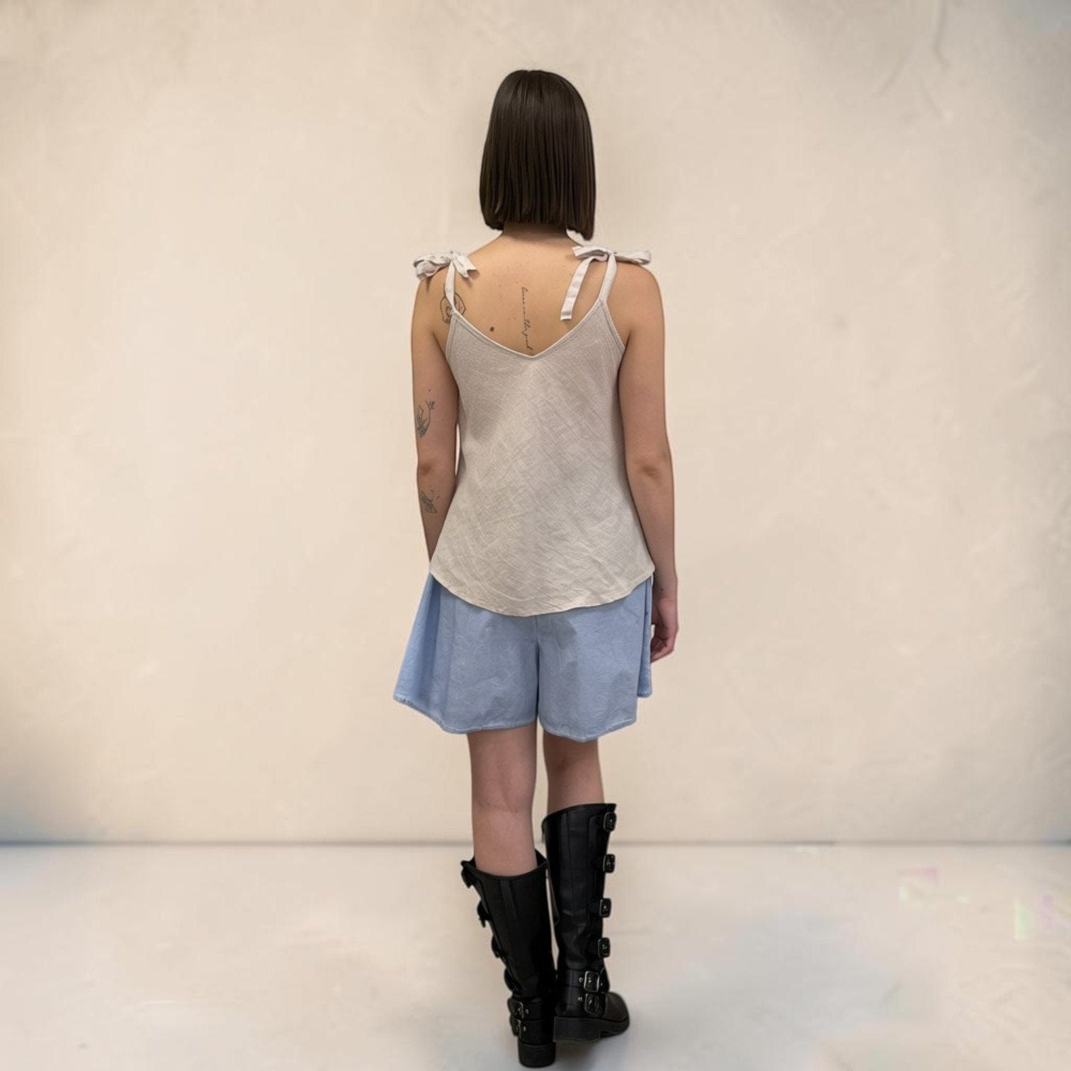 APRIL TOP