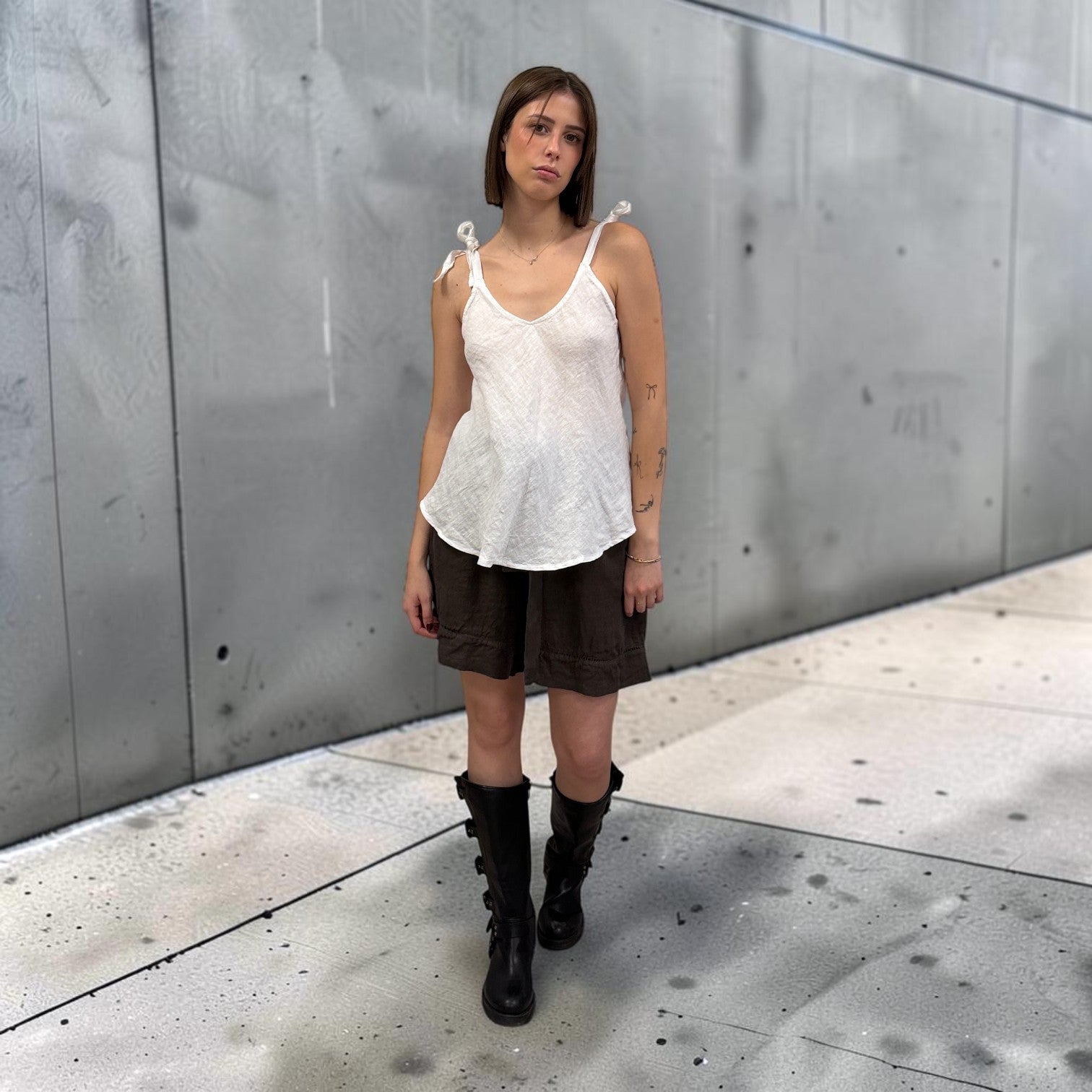 APRIL TOP